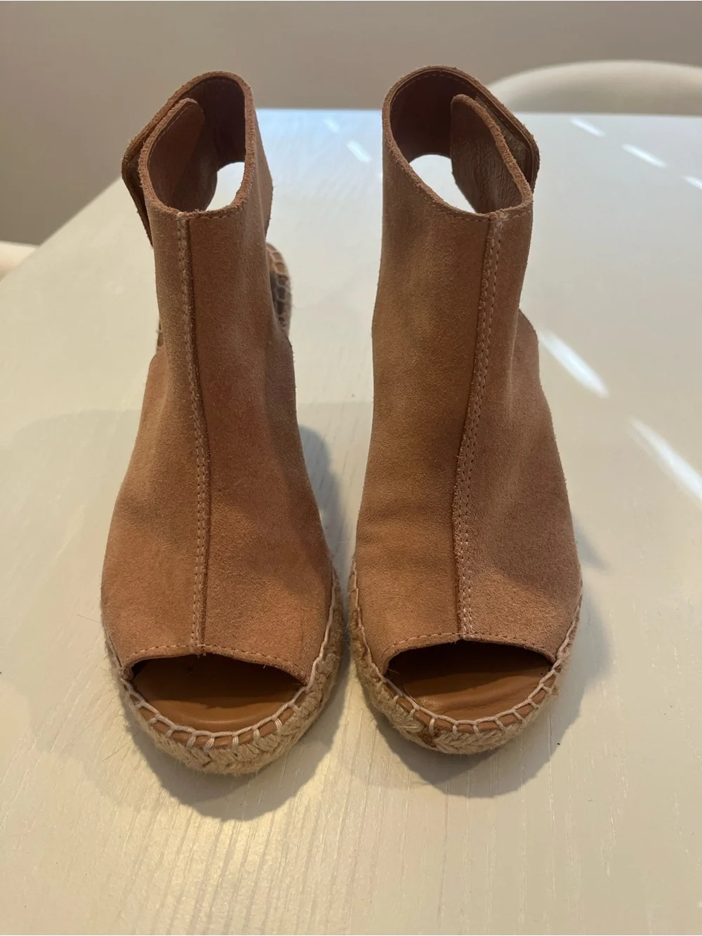 275 Central stylish tan